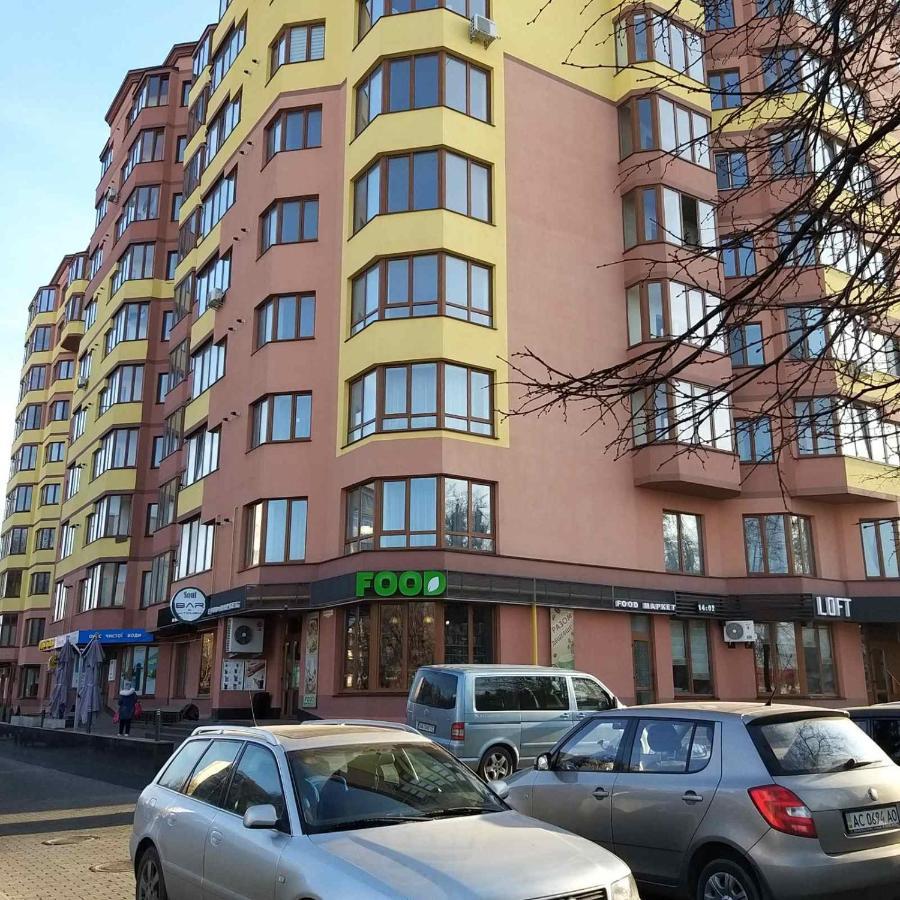 Новобудова Центр Lutsʼk Exterior foto