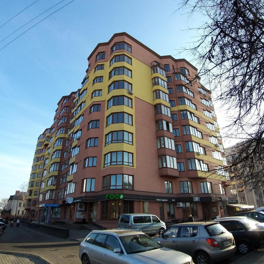 Новобудова Центр Lutsʼk Exterior foto
